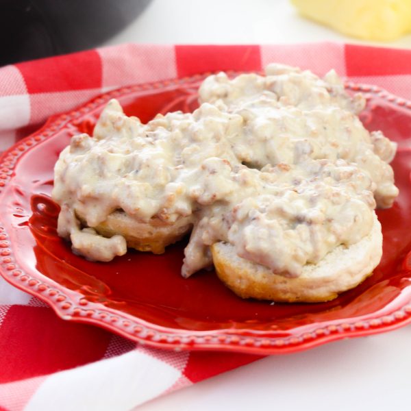 Skillet Sausage Gravy Recipe » Campfire Foodie
