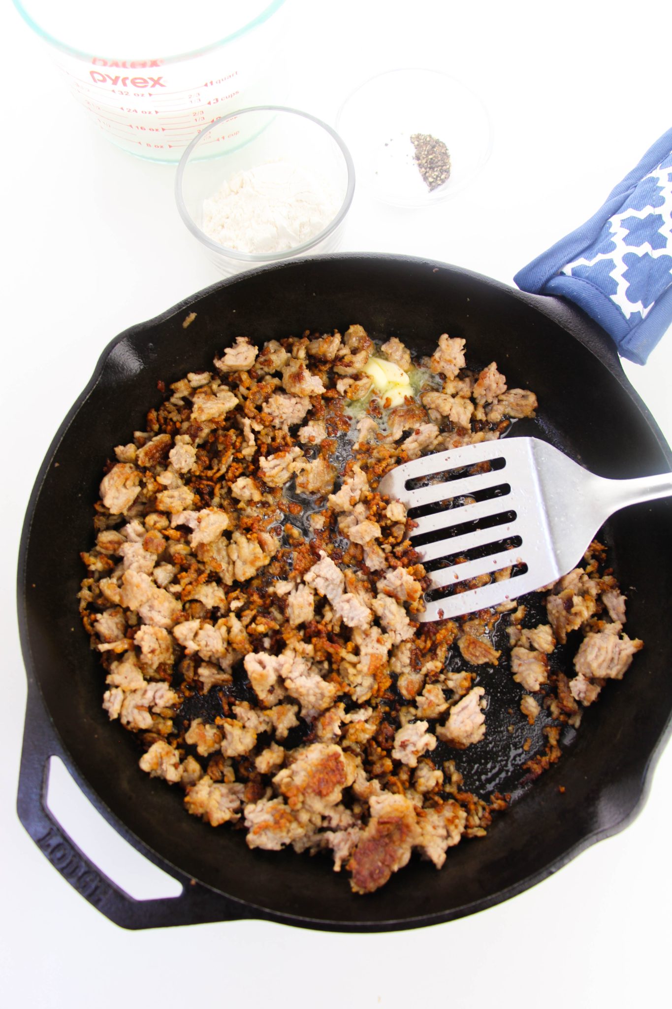 Skillet Sausage Gravy Recipe » Campfire Foodie