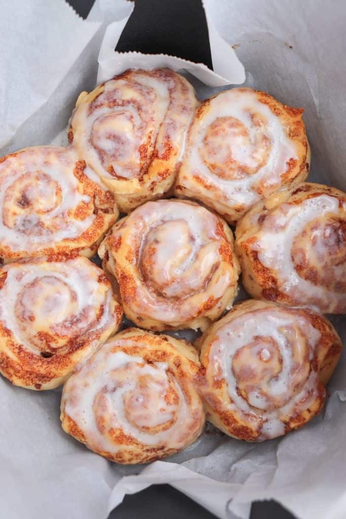 https://campfirefoodie.com/wp-content/uploads/2022/04/Camping-Dutch-Oven-Cinnamon-Buns-13-683x1024.jpg