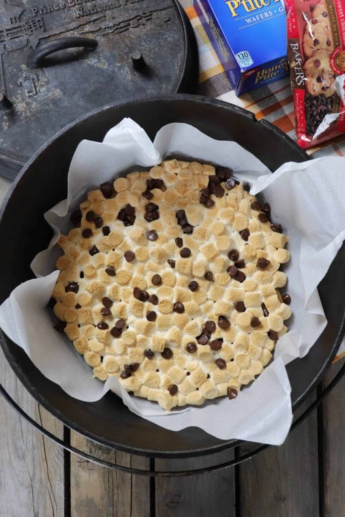 37 Dutch Oven Dessert Recipes for Camping Trips